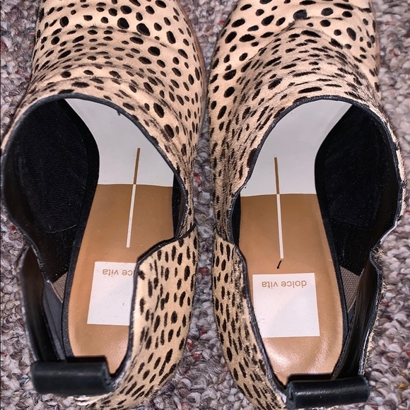 Dolce Vita leopard booties - Picture 5 of 6